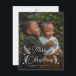 Simple Modern Gräs Berry Fullt Photo Helgdag Card Julkort<br><div class="desc">Fullständigt anpassade är det här snyggtens helgdag enkelt och elegant. Med ditt foto med hälsning i skript och handritade vintern bladaccenter. Baksidan har en andra bild.</div>