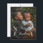 Simple Modern Gräs Berry Fullt Photo Helgdag Card Julkort<br><div class="desc">Fullständigt anpassade är det här snyggtens helgdag enkelt och elegant. Med ditt foto med hälsning i skript och handritade vintern bladaccenter. Baksidan har en andra bild.</div>