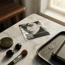 Simple modern QR code minimal social media Fyrkantigt Visitkort