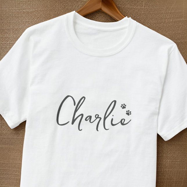 Simple Modern Tassar Anpassningsbar Badge Pet Namn T Shirt (Skapare uppladdad)