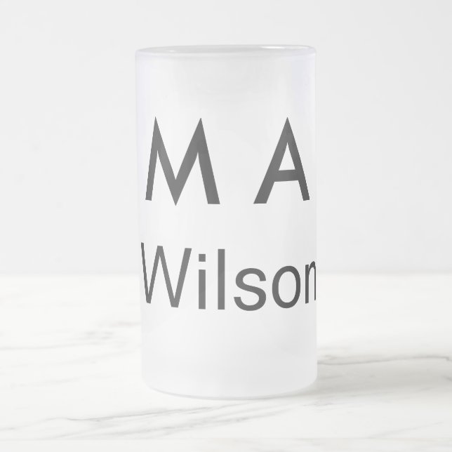 Simple monogram add your name letter man minimal   frostat ölglas (Center)