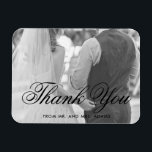 Simple Photo Tack Elegant bröllop Magnet<br><div class="desc">Elegant och klassiskt bröllop-tack för att du har en enkel design med ett rent överlägg och ett "tack" i en svart kalligrafi tillsammans med ditt namn i ett sans serif-teckensnitt, över ditt favoritfoto. Du kan ta bort övertäckningen genom att klicka på knappen "anpassa". En traditionell och klassisk design som är...</div>
