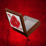 Simple Red Hearts på vita hjärtans dag | Minnesask<br><div class="desc">Överraska dina kära med den här charmerande presentlådan försedd med enkla röda hjärtan för Alla hjärtans dag. Öga-fångstdesignen fångar romantik och tillgivenhet och skapar det en perfekt för alla hjärtans gåva. Den här presentlådan är utformad för både stil och funktionalitet och är perfekt för att packa in choklad, smycken eller...</div>