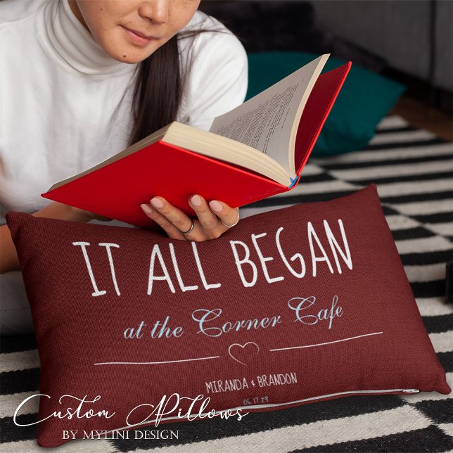 Simple Red Where It All Began Anniversary är en fi Prydnadskudde (Skapare uppladdad)