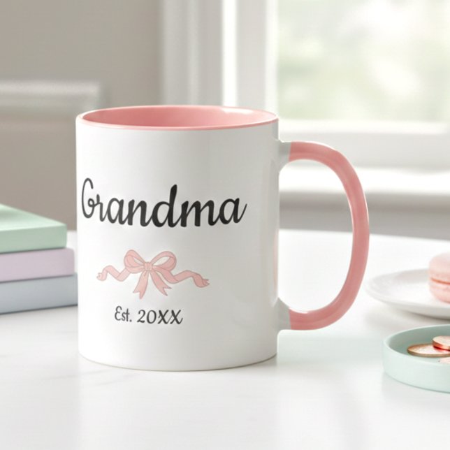 Simple Script Pink Girl Bow Grandma Est. Year Mugg (Skapare uppladdad)