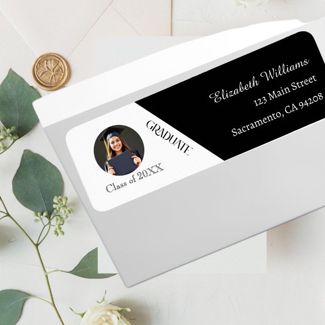 Simple Studenten Black and White Returadress Etikett (Skapare uppladdad)