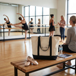 Simple  trendy modern black and white typography tygkasse