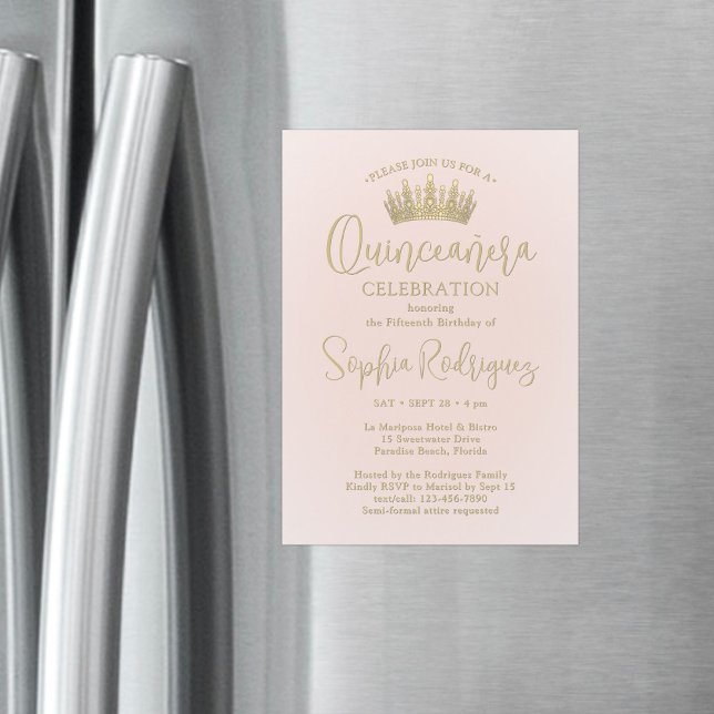 Simply Elegant Quinceañera Crown Blush Pink & Gold Magnetisk Inbjudningskort (Skapare uppladdad)