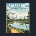 Singapores trädgårdar vid Bay Travel Art Vintage Vykort<br><div class="desc">Passdesign för singaporianska retrovektorer. Marina Bay är ett storskaligt område med skyscraper,  hotell och lyx mall. Det är känt för det torkande Singapore Flyer Ferris-hjulet och blomsterkonservatorierna och de färgstarka trädgårdsarna vid bukten.</div>