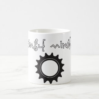 SINGEL VARAD BESVÄRAD MUGG