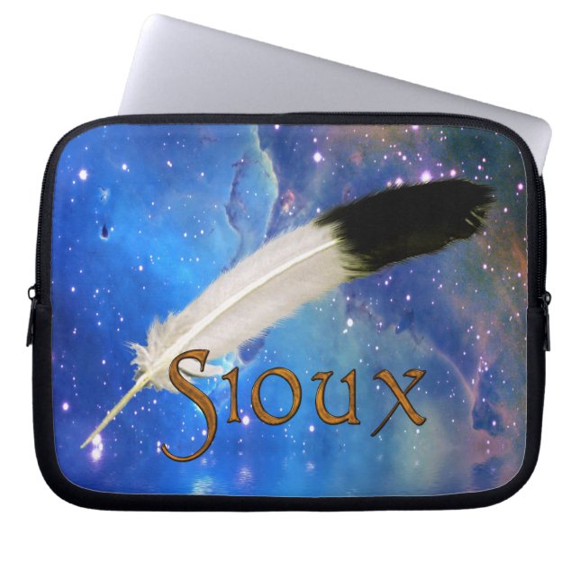 SIOUX Nation & Feather Space Laptop sleeve (Framsidan)