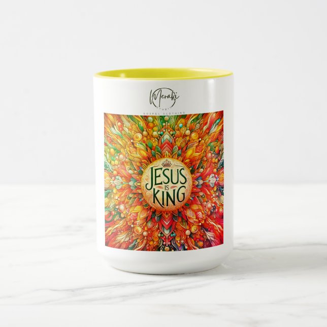 "Sip in Faith: Jesus är Kung Coffee Mugg" Mugg (Center)