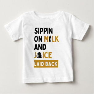 Sippin vid Födelsedagsfesten Mjölk & Juice Hip hop T Shirt