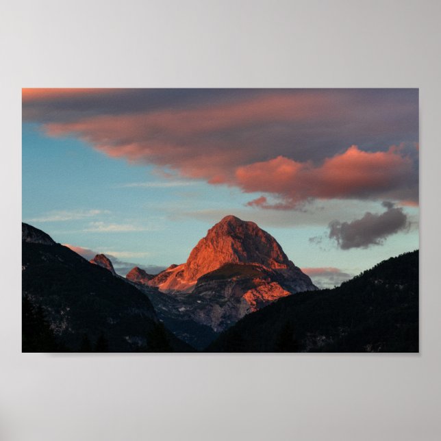 Sista ljuset i sol på berget Mangart, Slovenien Poster (Framsidan)