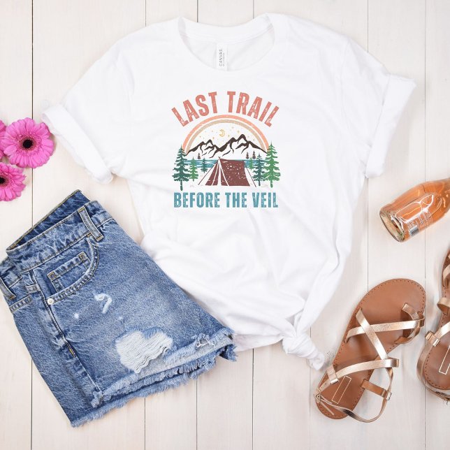 Sista spår före slöjan Bachelorette Helg T Shirt (Skapare uppladdad)