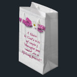 Sister Birthday med Polka Dot Ribbon<br><div class="desc">Systercitat med rosa och vit prickribba för polka och kosmos blomma på ljust grått-rustik lingträ. Text kan redigeras.</div>