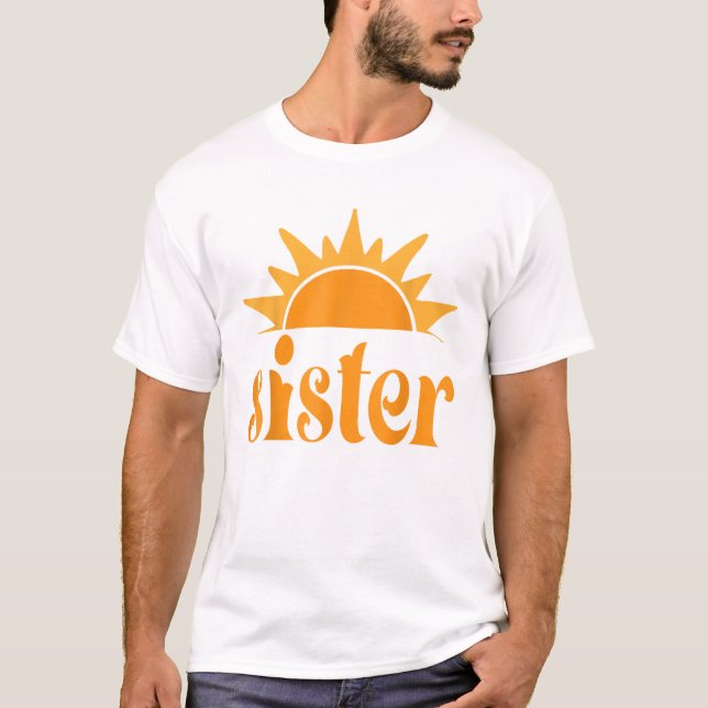 Sister of The Birthday First Trip T Shirt (Framsida)