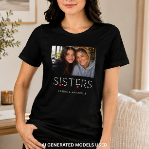 Sisters Heart Typografi Svart Foto T Shirt