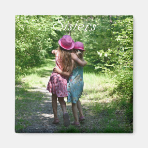 Sisters Vänskap i Rustic Vår Land Magnet