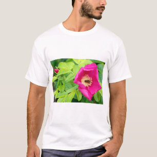 Sitka Alaska Forest Bumblebee i Ro Flower T Shirt
