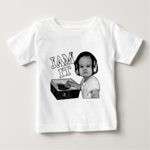 "Sitt fast det" babyDJ-snurranden på Fisher en T-shirt