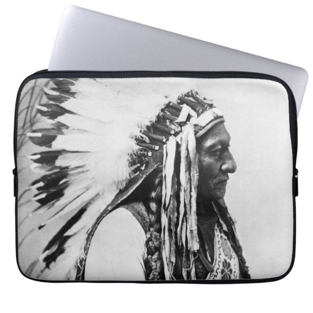 Sitta Bull, a Hunkpapa Sioux Laptop Sleeve (Framsidan)