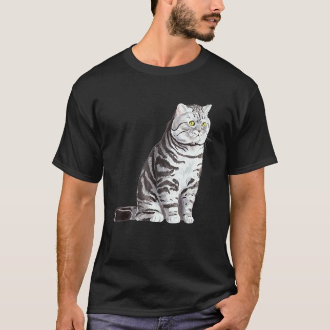 Sittande brittisk korthårskatt t shirt (Framsida)