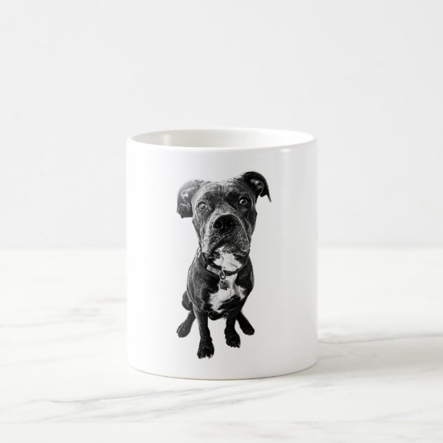 Sitting Dog Portrait Mug – Realistic Black & White Kaffemugg (Center)