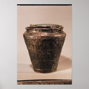 Situla med tre dekorativa musikband för repousse poster