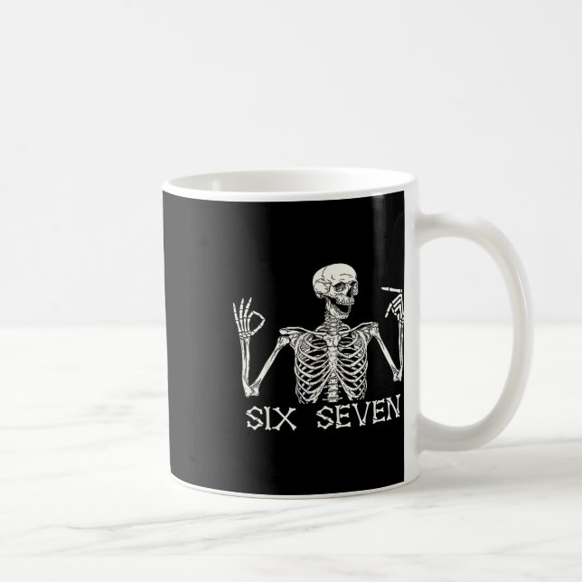 Six Seven 67 Handskylt Skelett Meme Halloween Cos Kaffemugg (Höger)