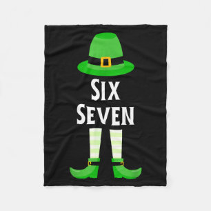 Six Seven 67 St Patricks Day Kids Rolig Leprechaun Fleecefilt