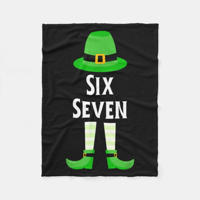 Six Seven 67 St Patricks Day Kids Rolig Leprechaun Fleecefilt (Framsidan)
