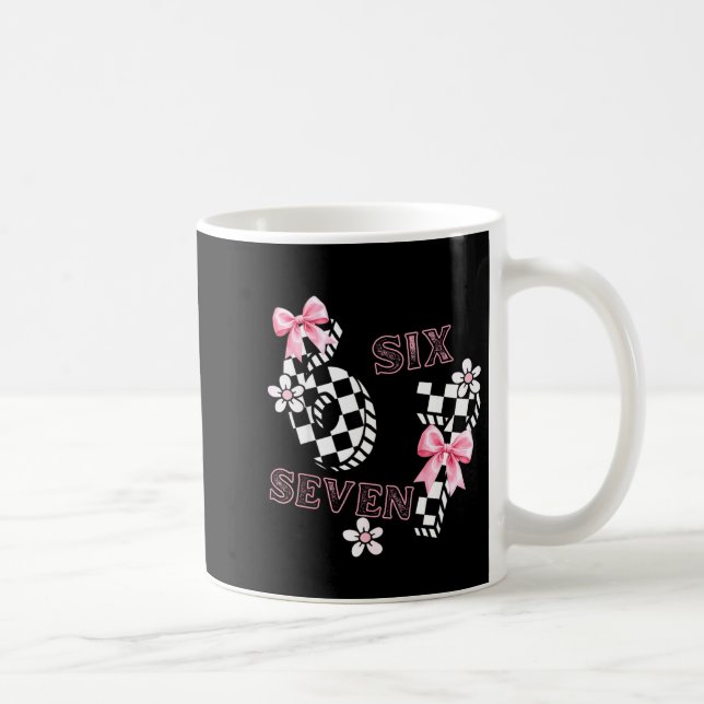 Six Seven 6 7 Checkered Cute Coquette Bow Girly 67 Kaffemugg (Höger)