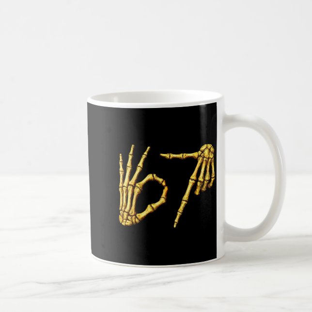 Six Seven 6 7 Meme Funny Skeleton Hands Sign Let's Kaffemugg (Höger)