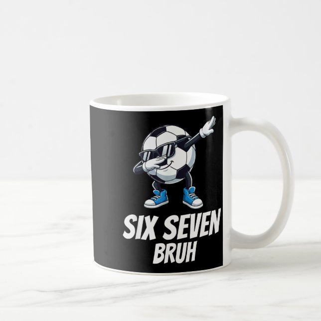 Six Seven Bruh Brainrot Gen Alpha Dabbing Fotboll  Kaffemugg (Höger)