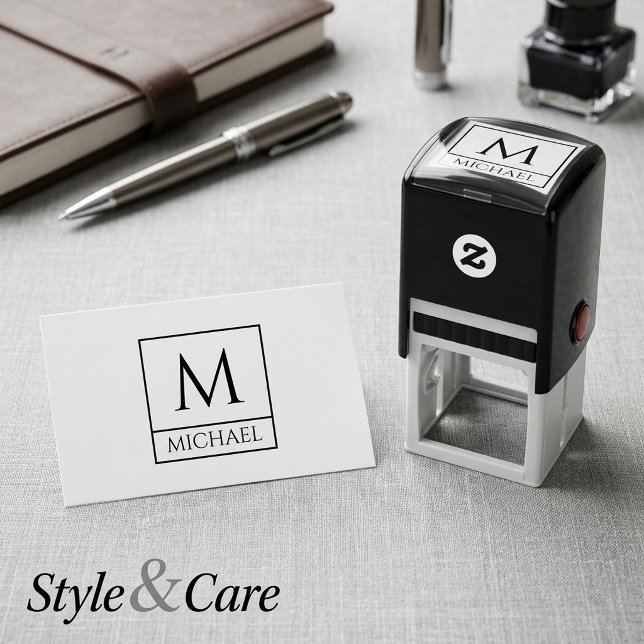 Självbläckande stämpel med ditt namn och initial (Self-Inking Stamp Featuring Your Name and Initial)