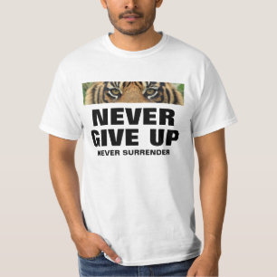 Självförbättring Överger aldrig Ge upp aldrig över T Shirt