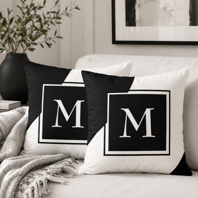 Självlysande svart-vit dekorativ monogram kudde (Skapare uppladdad)