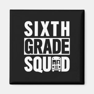 Sjätte Klass-torget (6e Klass-skolan - vit text) Magnet