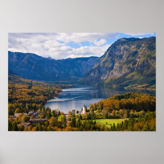 Sjö Bohinj i Slovenien på hösten Poster (Framsidan)