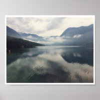 Sjö Bohinj Slovenien Misty Mountain Vatten Photo
