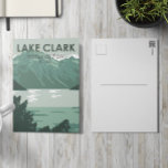 Sjö Clark nationalpark Alaska Vintage Vykort<br><div class="desc">Sjö Clark-vektorteckningsdesign. Parken är ett vackert land. Vulkanerna ånga,  lax springa,  björnar och kragiska berg reflekterar över den krympande turkosen sjöar.</div>