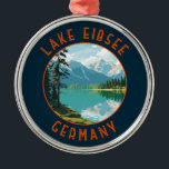 Sjö Eibsee Tyskland Retro Distress Circle Julgransprydnad Metall<br><div class="desc">Konstruktion av vektorkonst i sjö Eibsee. Det ligger i norra Zugspitze,  Tysklanda berget.</div>