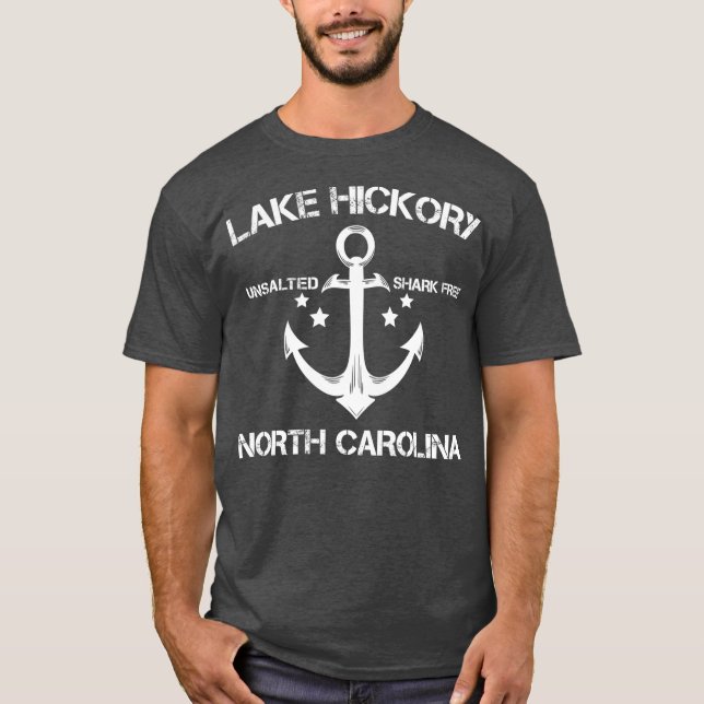 SJÖ HICKORY NORTH CAROLINA FUNNY Fishing Gift T Shirt (Framsida)