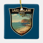 Sjö Malawi Afrika Travel Art Vintage Julgransprydnad Keramik<br><div class="desc">Sjö Malawi-vektorteckningsdesign. Sjö Malawi,  även känd som Sjö Nyasa i Tanzania och Lago Niassa i Moçambique,  är en afrikansk Underbar Sjö.</div>