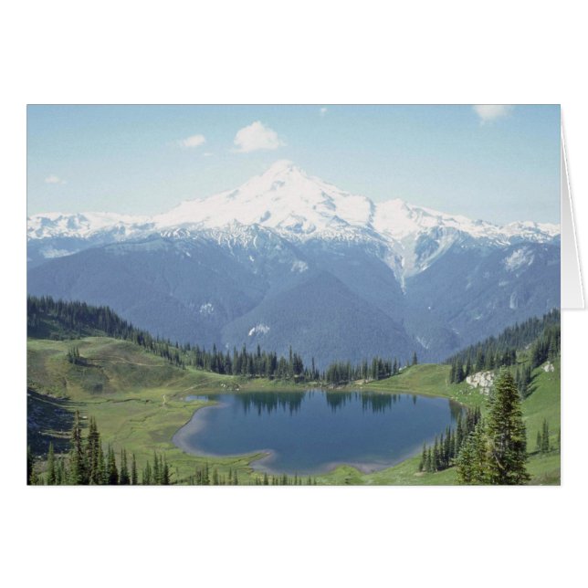 Sjö mellan bergen hälsningskort (Framsidan Horizontal)