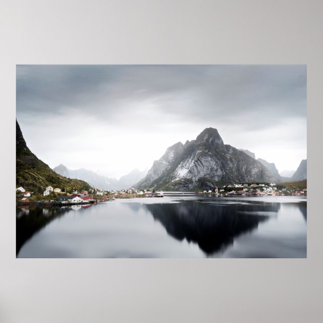 SJÖ OMKRING AV HUSHÅLL OCH MOUNTAINER POSTER (Framsidan)