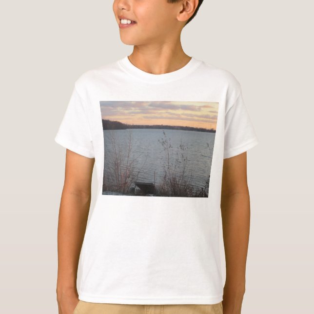 Sjö Shore Sunset Kids Basic T-Shirt (Framsida)
