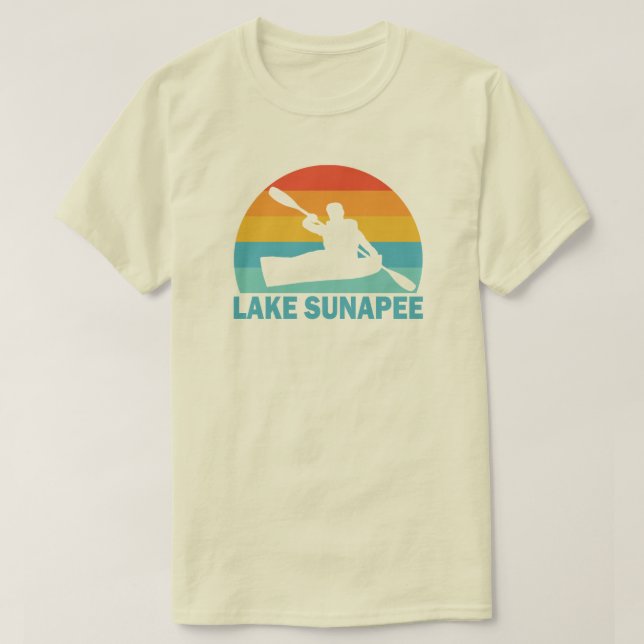 Sjö Sunapee New Hampshire Kayak T Shirt (Design framsida)