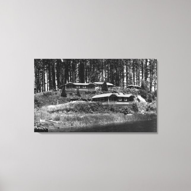 Sjö Tahkenitch tar hand om kabiner på Oregon Kuste Canvastryck (Framsida)